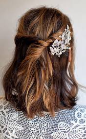 Mariage 10 Coiffures Cheveux Courts Et Mi Longs Coup De Pouce Short Wedding Hair Hair Styles Hair Beauty