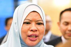 Beliau telah berjaya memegang ijazah sarjana muda sains (geologi) dari universiti malaya dan ijazah sarjana (master) pengurusan sumber tanah dari universiti pertanian malaysia. Menteri Gagal Tetapi Pecat Ceo Badan Kebajikan Yang Lawan Covid 19 Malaysia Today