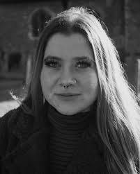 Laura Carling's Instagram, Twitter & Facebook