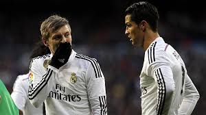 Real Madrid Cristiano Ronaldo And Toni Kroos To Hand Over 100 000 Cheque To The Red Cross Marca Com English Version