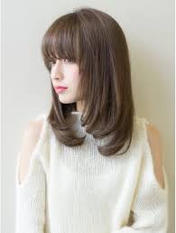 Potongan layer milik dakota johnson. 7 Model Rambut Oval Layer Tercantik Ala Perempuan Korea Womantalk