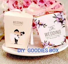 Selain bisa berkreasi sendiri, membuat kotak kado juga bisa menghemat uang kita. Rosecreatif Diy Goodies Box Facebook