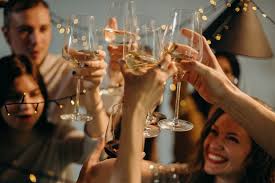 Richten sie ihr zuhause mit holzpaletten ein! Silvester Zu Hause Feiern 6 Tipps Fur Die Perfekte Silvesterparty Tadaaz Blog