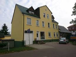 3 raum wohnung in rathenow, bad mir wanne und dusche, balkon. 5 Zimmer Wohnung Zu Vermieten 14712 Rathenow Genthiner Strasse 106 Mapio Net