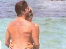 Στην πρεμιέρα του συντρόφου της νίκου οικονομόπουλου. Kayta Filia Sth 8alassa Dinoyn Nikos Oikonomopoylos Kai Biky Kaboyra Deite Fwto Newsnowgr Com