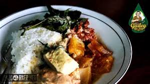 Gudeg is a traditional javanese cuisine from yogyakarta and central java, indonesia. Gudeg Yusu Gudeg Yu Djum Barek Yogyakarta Yogya Gudegnet Gudeg Yusu Added By Grupmabar Toraccinoquiz Instagram Post Kuis Toraccino Sesi Siang Selasa 25 Februari 2020 Host Lawrence Anzela Tot Jerilyn Cooka