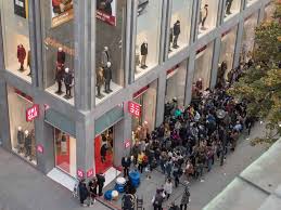 Maybe you would like to learn more about one of these? Caso Wardian Experto Siglo Uniqlo Frankfurt Reaccionar El Uno Al Otro Instrumento