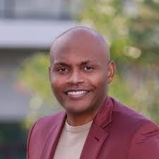 Jeff Buehner's Instagram, Twitter & Facebook