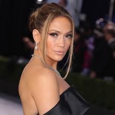 ✨ jlo beauty is available now! J Lo Brought Her Love Don T Cost A Thing Hairstyle Back For Its 20th Anniversary Allure