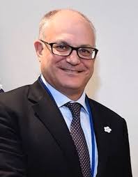 Nieuwe burgemeester van Rome Roberto Gualtieri neemt macht over van  Virginia Raggi