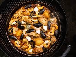 How To Make Paella For A Crowd Fire Up Your Grill
