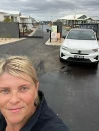 James Florey's Instagram, Twitter & Facebook