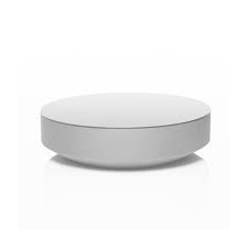 Découvrez le rayon table basse en promotion avec des nouveautés toute l'année et dans tous les magasins but. Table Basse Design Ronde Vela Diametre 120cm Vondom Blanc Cerise Sur La Deco