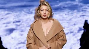 The max mara team landed on a perfect muse for fall: Max Mara Fall 2015 Ready To Wear Collection Vogue