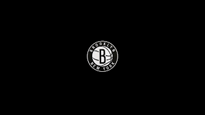 Realizzata in morbido fleece spazzolato, questa felpa con cappuccio sfoggia un grande logo coordinato al look della divisa city edition della squadra. National Basketball Association Stephen Clark