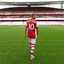 Emile smith rowe (born 28 july 2000) is an english professional footballer who plays as an attacking midfielder for premier league club arsenal. Nma Spotlight Emile Smith Rowe Renews At Arsenal Never Manage Alone