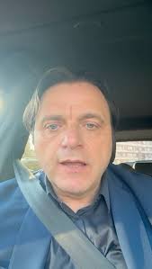 Oggi deraglia un treno della #Circumvesuviana, l’ennesimo episodio targato  #EAV. E mentre cittadini e turisti rischiano la vita, De Luca resta in  silenzio. La misura è colma. Insieme a Forza Italia ...