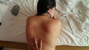 BIG BUTT SPANISH TEACHERは、ハッピーエンドのプライベートクラスを提供してくれます。 私たちの夫はホテルで私たちを捕まえます