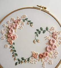 Download abstract floral heart and enjoy the embroidery passion by having this beautiful design with multiple sizes and formats dst, pes, etc. Floral Heart Embroidery Hoop Art Flower Embroidery Hoop Etsy Corazones Bordados Bordado A Mano Arte Bordado A Mano