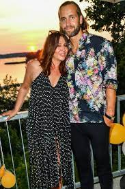 Obtenha fotografias de notícias premium e de alta resolução na getty images Simone Thomalla Schwarmt Silvio Heinevetter Ist Der Perfekte Ausgleich Gala De