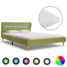 Auch das herumwälzen und das verändern der schlafposition stellen hier keine probleme dar. Vidaxl Bett Mit Led Und Matratze Grun Stoff 120 X 200 Cm Kaufen Bei Vida Xl Europe B V