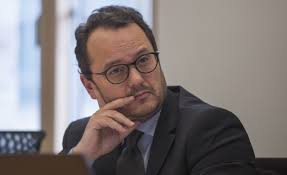 A notícia está sendo divulgada pelos principais veículos de informação do país. Jornal De Leiria Presidente Da Camara De Leiria Faz Apelo Ao Voto E Sugere Horario De Votacao Desfasado Por Escaloes Etarios