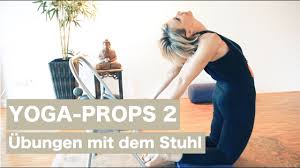 Stuhl kann auch sein eine hatha yoga asana, also eine yogastellung. Yoga Props Ubungen Mit Dem Stuhl Luisa Rossi Youtube
