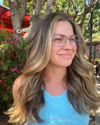 Amie is now accepting clients! Book your hair appointment today. 🧚 Swipe  to see some of her work 💇‍♀️ #azhairstylist #azcurlyhairstylist  #azhairsalon #greensalon #innersensesalon #organiccoloursystems  #azhaircolorspecialist #phxhairstylist ...