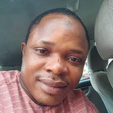 Ẹ̀fún ni èyí tàbí èèdì? Wọ́n ni kéte ti Adeyemi fi mọ́tò kọlù Ismail ti  ìyẹn sì n bínú gun orí ọkọ̀ Adeyemi ni O ba wa mọ́tò náà lọ ti Ismail