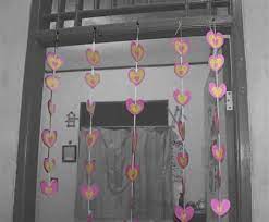 Untuk membuat tulisannya, anda bisa menulis pada kertas dengan menggunakan penggaris agar tulisan terlihat rapih dan hanya tinggal diwarnai hitam. Hiasan Tirai Pintu Kamar Buatan Sendiri Hiasan Tirai Pintu Kamar Buatan Sendiri 11 Cara Menghias Bisa Kamu Coba Membuat Seperti Contoh Berikut