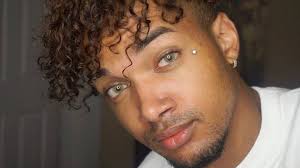 My highly requested natural Brow tutorial with @anastasiabeverlyhills  Pomade in Ebony &' @tartecosmetics in Tan 🙌🏽