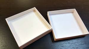 Cutie De Lux Cu Capac Transparent Process Color Ambalaje Din 1993