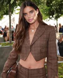 Sara is most known for being a victoria's secret angel since april 2015 and the face of armani beauty and armani si fragrance next to cate blanchett. Sara Sampaio News On Twitter Sara Sampaio At The Michael Kors S S 2020 Show Today Nyfw