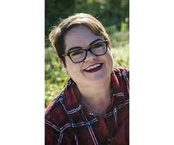 Laura Lemons's Instagram, Twitter & Facebook