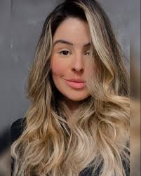 Ingrid Souza's Instagram, Twitter & Facebook