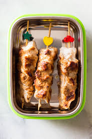 What Is Shish Taouk Or Shish Tawook A Middle Eastern Grilled Chicken Skewer That Smells Like Heaven And Tastes Like Glory Barre3 Recipes Shish Taouk Food