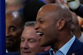 Ella Emhoff praises her Momala at the DNC