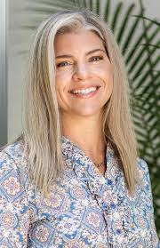 Holly Weathers's Instagram, Twitter & Facebook