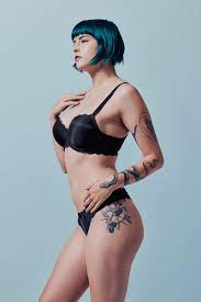 Model Mayhem