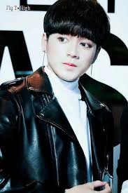 Tuấn anh đã có những va chạm với cầu thủ đội. Leo Zero 9 Tuáº¥n Anh Dá»… ThÆ°Æ¡ng Ä'ang Yeu Hinh áº£nh