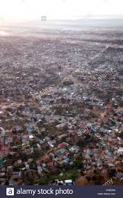 Sie ist damit die achtgrößte stadt in tansania und zählt mehr als 200.000 einwohner. Dar Es Salaam Hauptstadt Von Tansania Aus Der Luft Tansania Afrika Stockfotografie Alamy