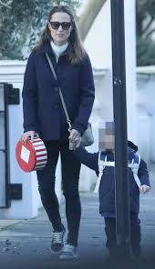Pippa matthews, kolumnistin privater einblick: Pippa Middleton Is Seen For First Time Since Pregnancy Reports Daily Mail Online