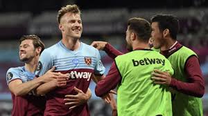 Born 23 october 1989) is a ukrainian professional footballer who plays as a winger or forward for english premier league club west ham united and the ukraine national team. Yarmolenko Prinyos Vest Hemu Pobedu Nad Chelsi V 32 M Ture Apl Rt Na Russkom