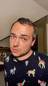 Hold my hand 🤝🥰💖