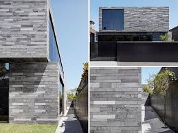 Dieses Neue Haus Ist Innen Und Aussen Mit Lavastein Bedeckt Bedeckt Dieses Innen Lavastein Stone Cladding Exterior Exterior Stone Stone Architecture