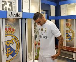 Semua kategori uncategorized inter milan juventus real madrid bayern munchen chelsea arsenal barcelona manchester united liverpool ac milan psg manchester city olympique lyon dortmund indonesia best. Real Madrid News Staggering New Kit Deal Will Break Man Utd S Record Football Sport Express Co Uk