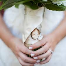 As your big day is nearing, chances are good you're going to find yourself with very empty pockets and with no extra money for the little things such as getting your nails done for your wedding. The Best Nail Salons And Bridal Manicures For Your Wedding Day Hoboken Girl