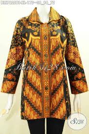 Baju batik couple modern kini juga banyak dijumpai di berbagai toko baju. Blus Batik Klasik Wanita Dewasa Baju Batik Atasan Wanita Modis Dan Berkelas Dengan Model Kerah Bikin Penampilan Terlihat Mewah Dan Berkelas Bls7625bt Xl Toko Batik Online 2021