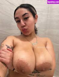 Mari 🙊 (@mariiutrera_01) X-posing OnlyFans content