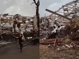The outbreak produced an f5 tornado that heavily damaged the town of andover, kansas, as well as numerous less destructive tornadoes throughout the region. 7k7i851q1 Ptlm